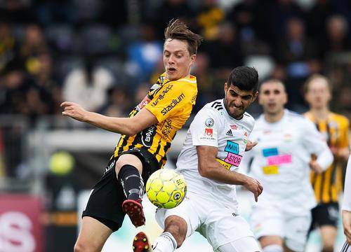 自然而然地 自然而然地